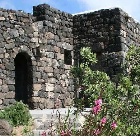 Alloggio per agriturismo Pantelleria Le Ballute Tracino