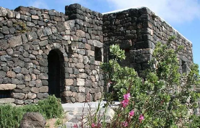 Alloggio per agriturismo Pantelleria Le Ballute Tracino